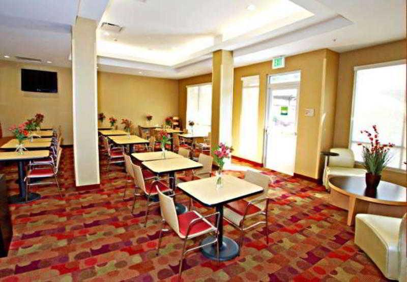 Towneplace Suites By Marriott Phoenix Goodyear Restaurant bilde